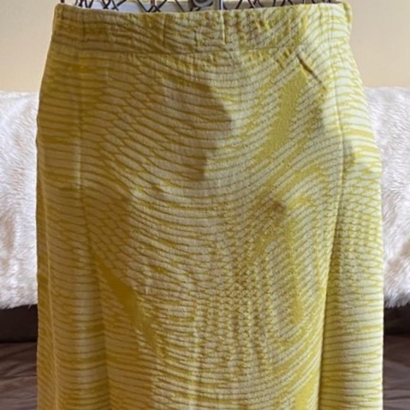 Aldomartins NWT Made in Spain Women's Chartreuse VALENCIA Knit Mini Skirt - Picture 3 of 5